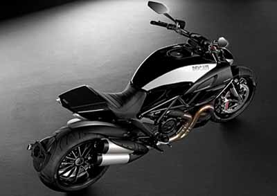 <b>GOING BLING:</b> In the hopes of attracting more attention, Ducati has decided to add chrome details and panels to its Diavel model.