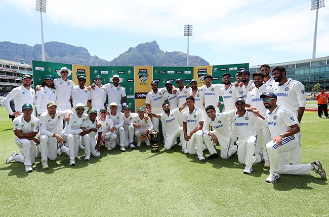 The South Africa and India teams after the Newlands Test. 