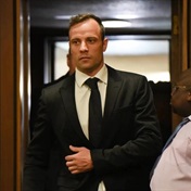 Oscar Pistorius finally home with uncle! 