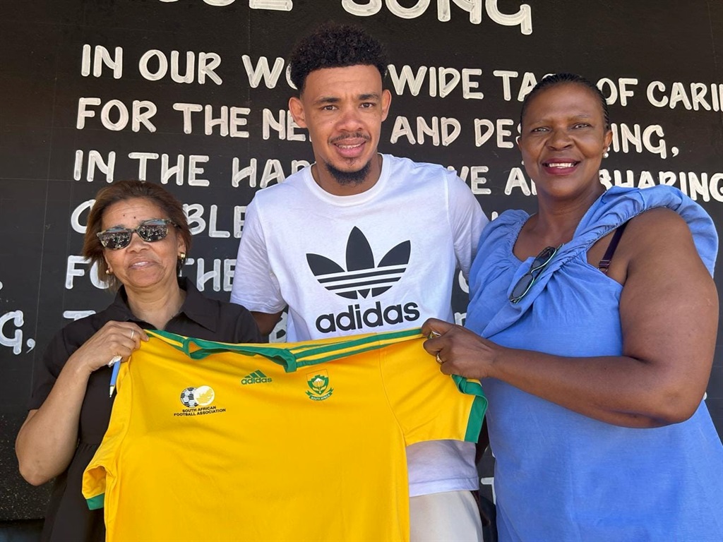 Bafana Bafana captain Ronwen Williams paid a visit to his alma mater to inspire the learners and make a donation to the school.