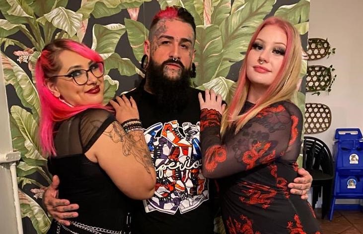 Amanda (left) was in a separate polyamorous relationship when she met Oscar (middle) and Samantha (right), but it broke down due to her boyfriends insecurities. Photo courtesy mediadrumworld.com / @elcay2.0/ Magazine Features