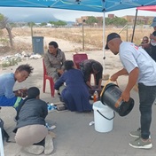 Mbonombini took time to entertain homeless people in Khayelitsha