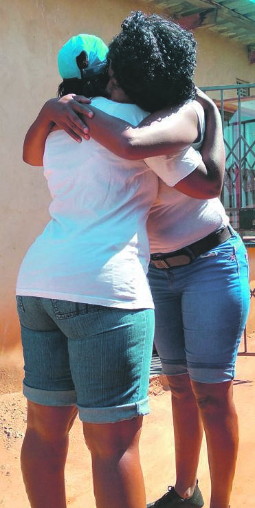 ONE LOVE: Twins Thembi and Thembisile want Thembi’s fiancée to marry them both. Photo by Muntu Nkosi