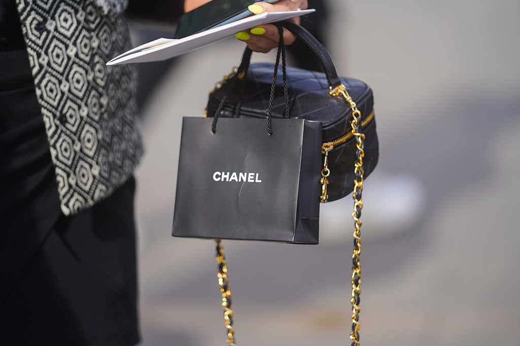 Chanel planning to roll out its Farfetch Augmented Retail Experience  project in new stores