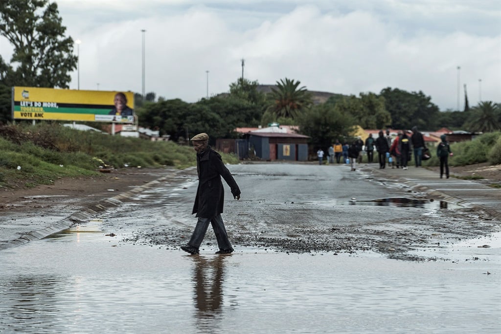 ON THE ROAD | ‘No sleep for us when it rains’: Joburg informal settlement residents feel ‘forgotten’ | News24