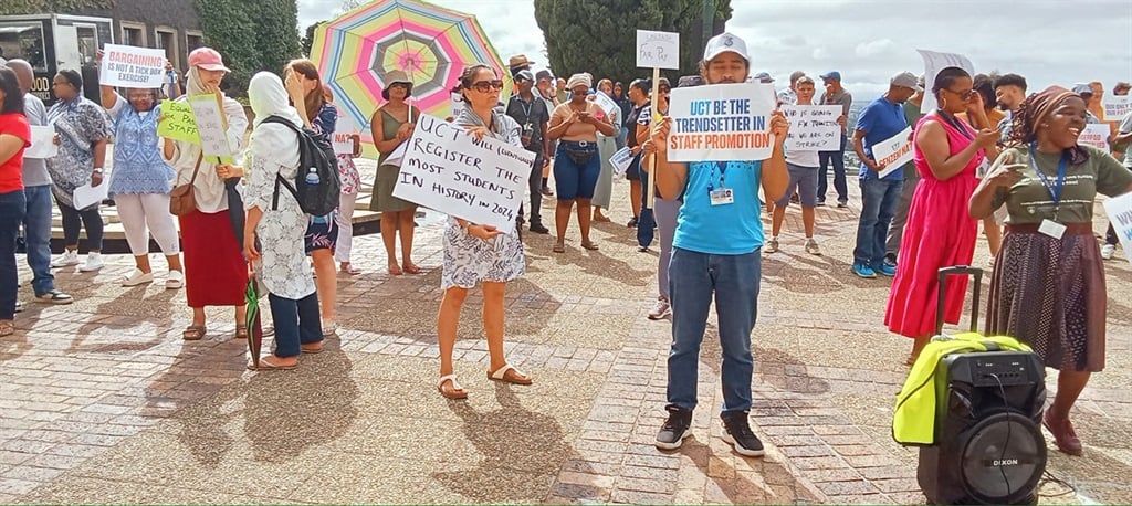 UCT employees on strike are demanding a 7.5% salary increase.