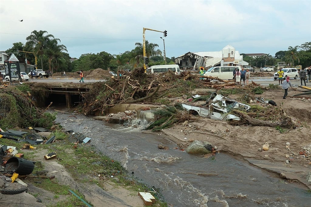 Heavy rains left a trail of destruction in Margate in the Ugu District and eThekwini Metro in Kwa-Zulu Natal. (@kzngov/X)