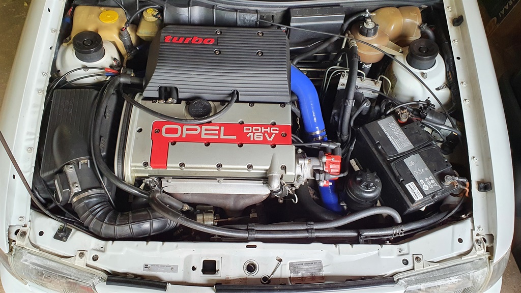Engine bay of Steven Bloy Opel Kadett 200tS C20LET