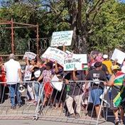 Western Cape SOPA: Winde greeted by angry protesters ahead of address