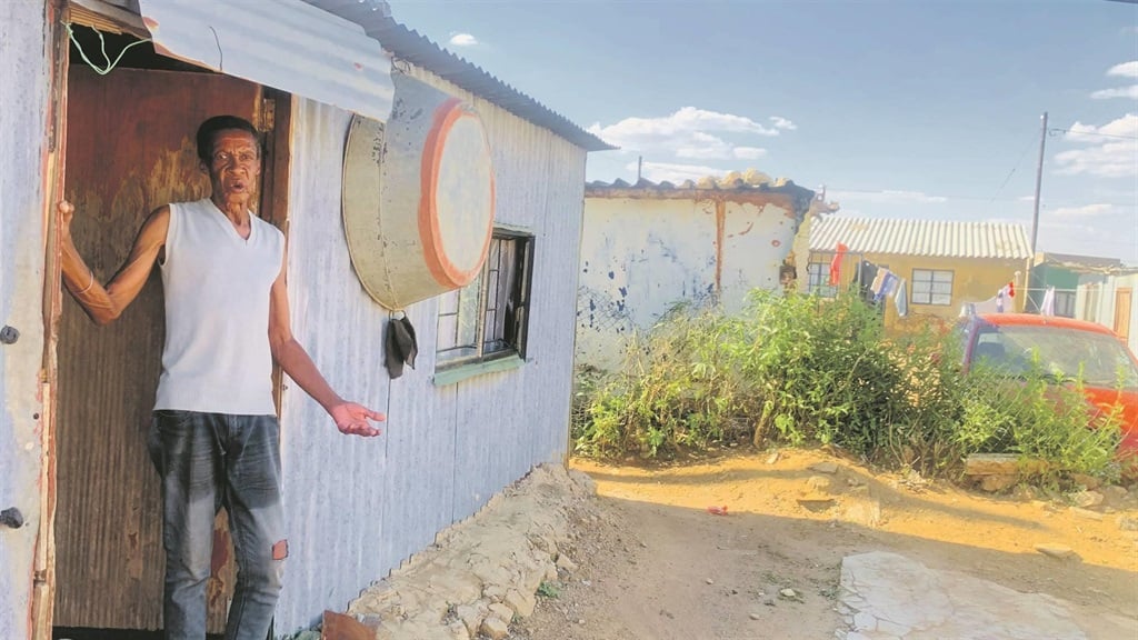 Sonnyboy Tsagane has been waiting for a house for 30 years 