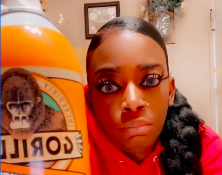 Tessica Brown struggled to remove heavy duty glue from her hair after she mistakenly used in when her regular hair glue ran out. Screenshot via Instagram/ @im_d_ollady