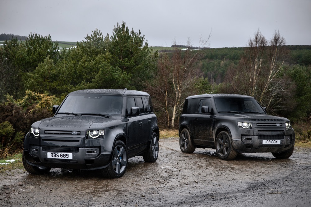 WATCH: LAND ROVER DEFENDER GETS RUMBLING V8! | Dailysun