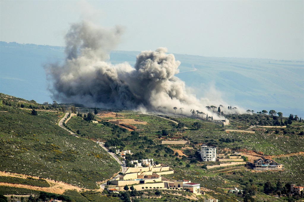 Smoke billows from the area of an Israeli air strike on the southern Lebanese village of Khiam near the border with Israel on 23 March 2024, amid ongoing cross-border tensions as fighting continues between Israel and Hamas militants in the Gaza Strip. (Rabih Daher / AFP)