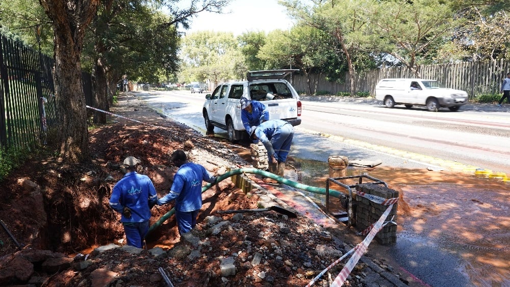 WATCH | Over 100 suburbs and 51 500 properties could be affected by another Joburg pipe burst
