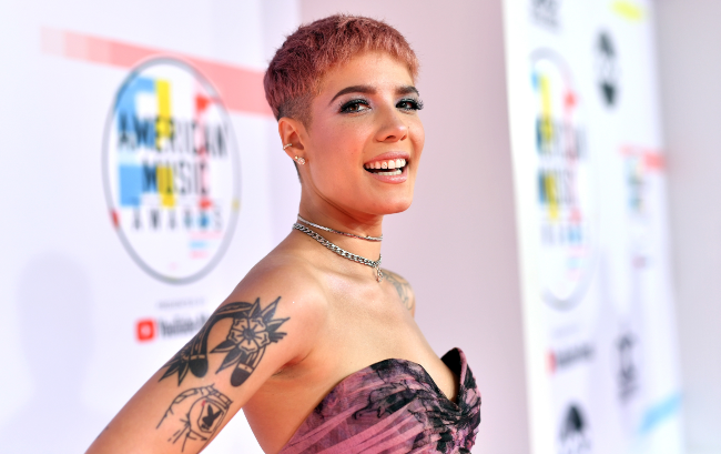 Halsey at the 2018 American Music Awards. Photographed by Emma McIntyre