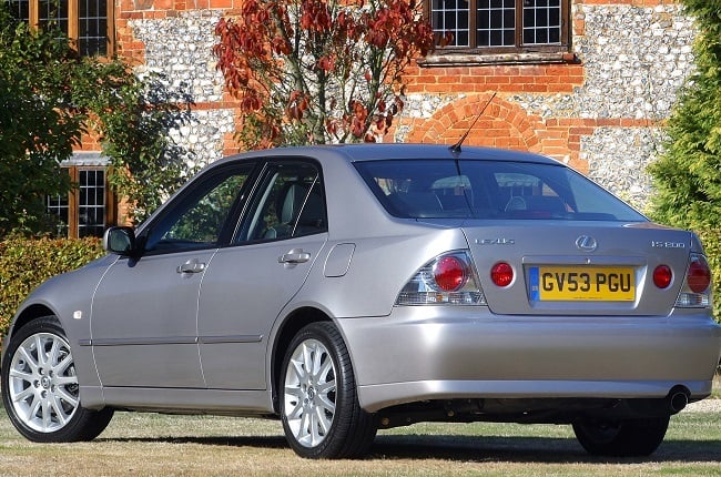 2004 Lexus IS200