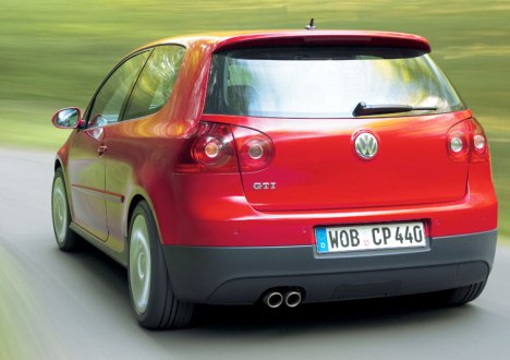 Dutch VW fans are receiving 300 special edition GTI 240s as VW says goodbye to the iconic Golf V GTI. 