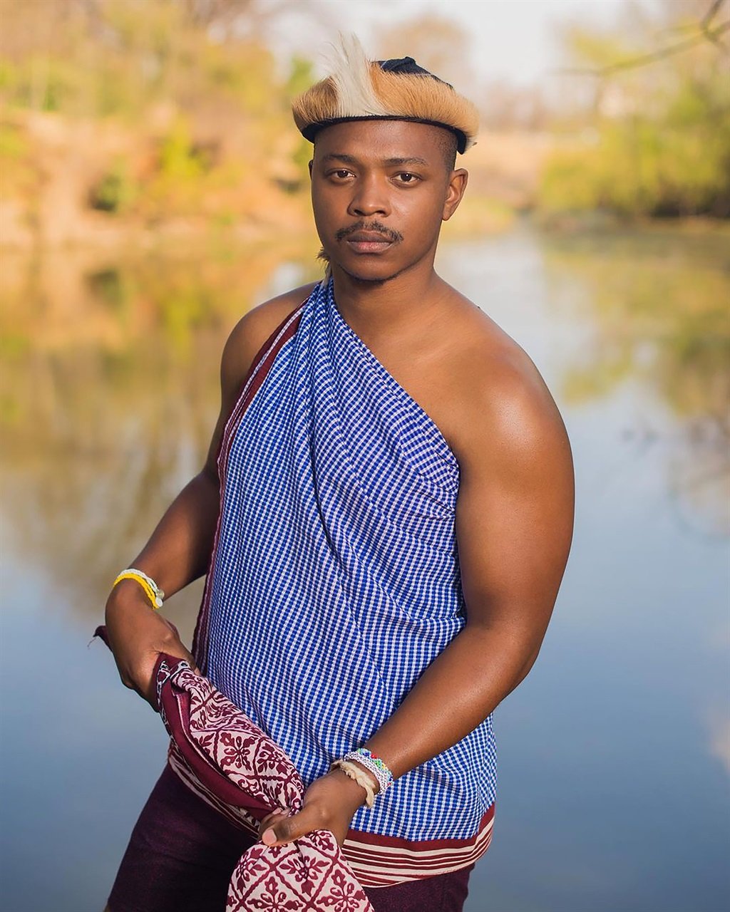 Skeem Saam actor, Mlungisi Mathe has just finished ukuthwasa. Photo from Instagram.