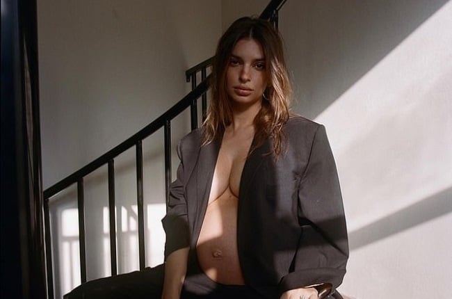 Model Emily Ratajkowski shared pictures from an artsy maternity shoot on Tuesday showing her completely naked in some images. (CREDIT: Instagram/@emrata)