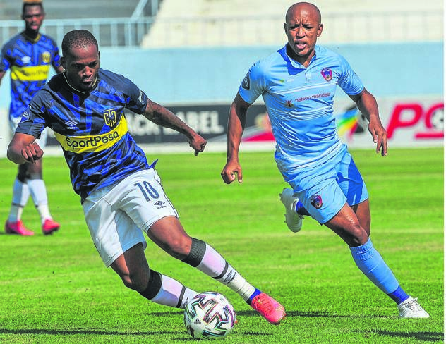 Cape Town City winger Aubrey Ngoma (left) dribbles past Kurt Lentjies of Chippa United during their league clash at the Sisa Dukashe Stadium, East London yesterday.                                        Photo by BackpagePix