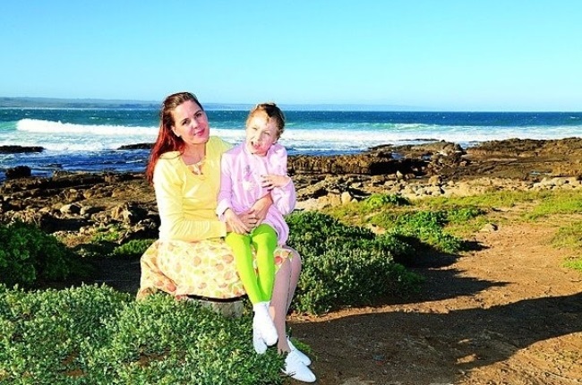 Pippie and her mom, Anice Kruger, in Stilbaai, where the family now live. (Photo: CORRIE HANSEN) 