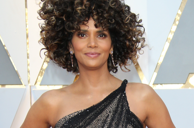 Actress Halle Berry arrives at the 89th Annual Academy Awards. 