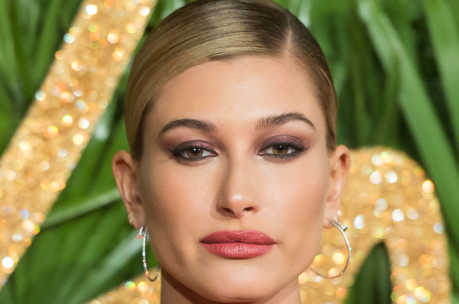 : Hailey Baldwin attends The Fashion Awards 2017 in partnership with Swarovski. Photopgraphed by Samir Hussein