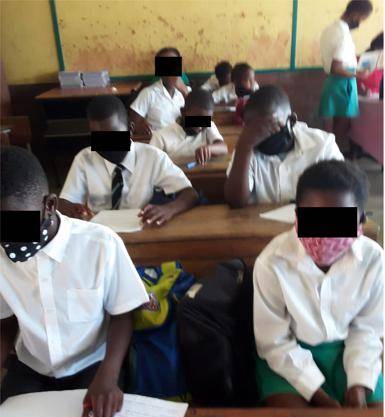 Kasi parents are worried that their kids at Gobhogobho Primary School share desks. 