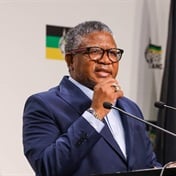 ANC en kie ‘minag hof’ met gepeuter aan kader-dokumente