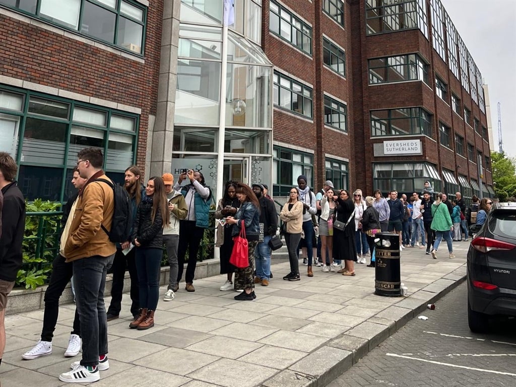 South Africans queued to cast their to vote in Dublin, Ireland. (Supplied/Marike Koen)
