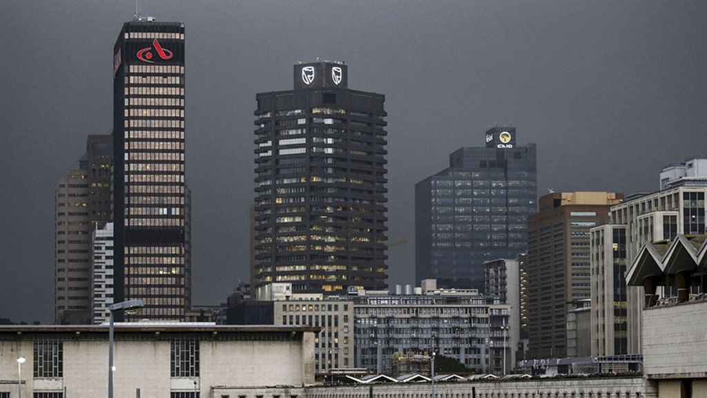 Die hoofkantoor van drie van die vier grootste banke in die land in Kaapstad. Foto: Reuters