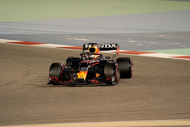Red Bull Racing Hondas Max Verstappen on track in Bahrain. 