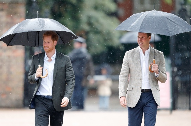 Harry and William (pictured arriving at Kensington Palace on 30 August 2017 to view the flowers left by well-wishers on the anniversary of their mother Prince Diana's death) will hopefully put aside their differences and unite at a statue unveiling service for their mother this year. (PHOTO: Gallo Images/Getty Images)