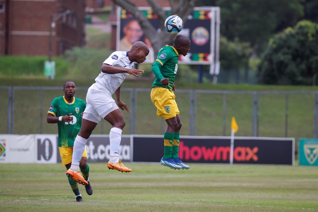 HAMMERSDALE, SOUTH AFRICA - MARCH 30: Lwandile Mabuya of Richards Bay FC and Nduduzo Sibiya, captain of Golden Arrows FC during the DStv Premiership match between Golden Arrows and Richards Bay at Mpumalanga Stadium on March 30, 2024 in Hammersdale, South Africa. (Photo by Rogan Ward/Gallo Images),Çü»óCoú\Öµ