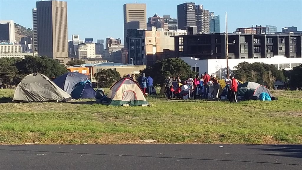 Homeless in District Six begins to erect makeshift tents 