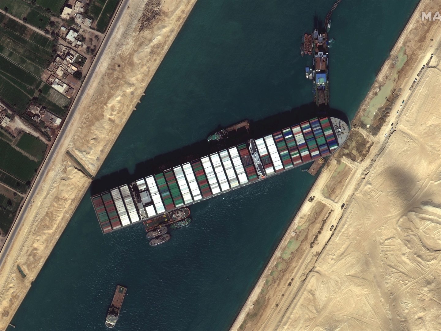 Ever Given Containerschiff steckte am 27. März 2021 im Suezkanal in Ägypten fest.