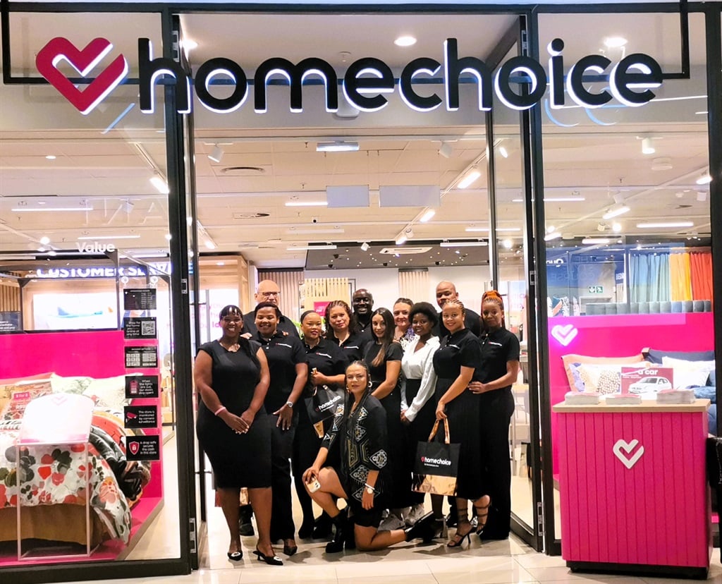 Homechoice rolled out the pink carpet for the grand opening of its new store at Greenacres Shopping Centre in Gqeberha.

