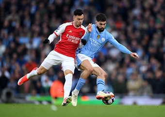 Premier League title race: Arsenal hold firm against Man City, Liverpool the big winners