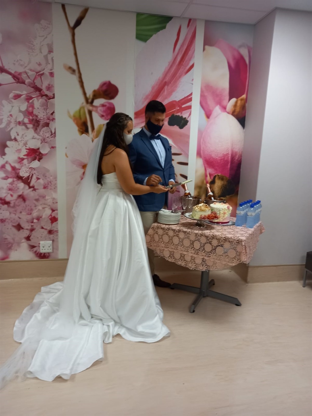 Couple exchanging vows at Melomed hospital