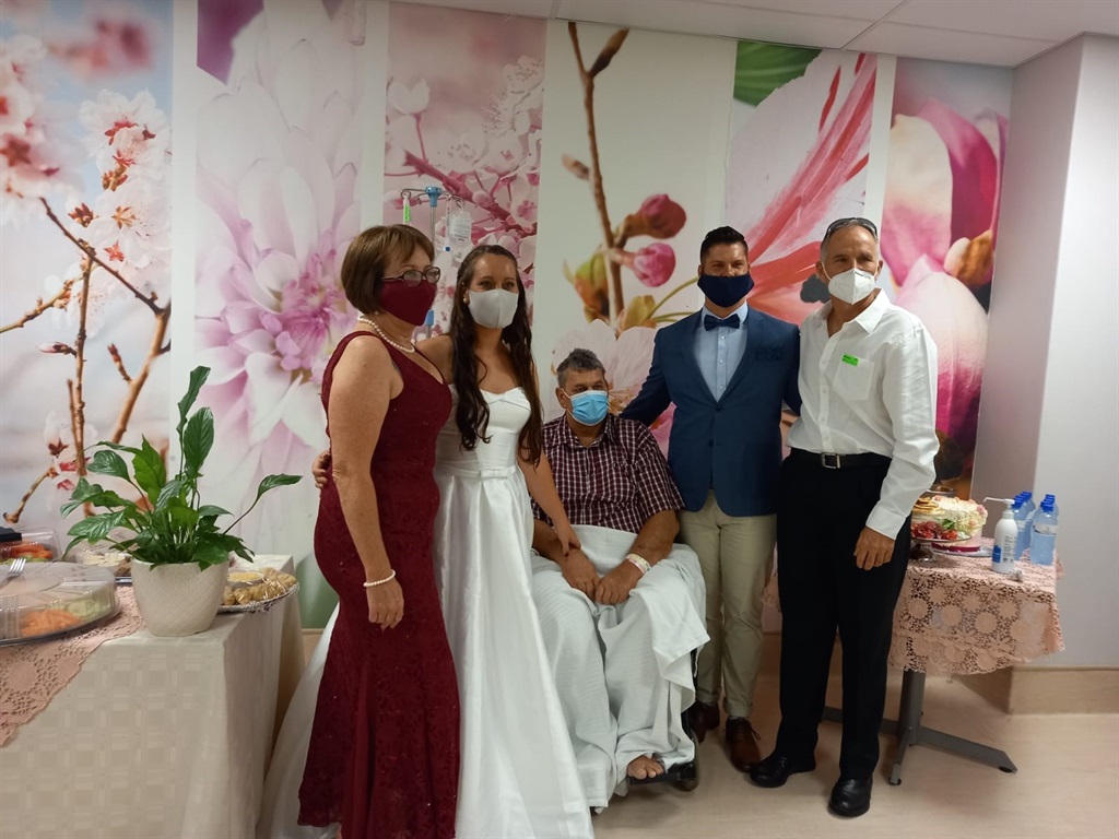 A Knysna couple got married at Melomed Tokai hospital, in a first for the healthcare facility.