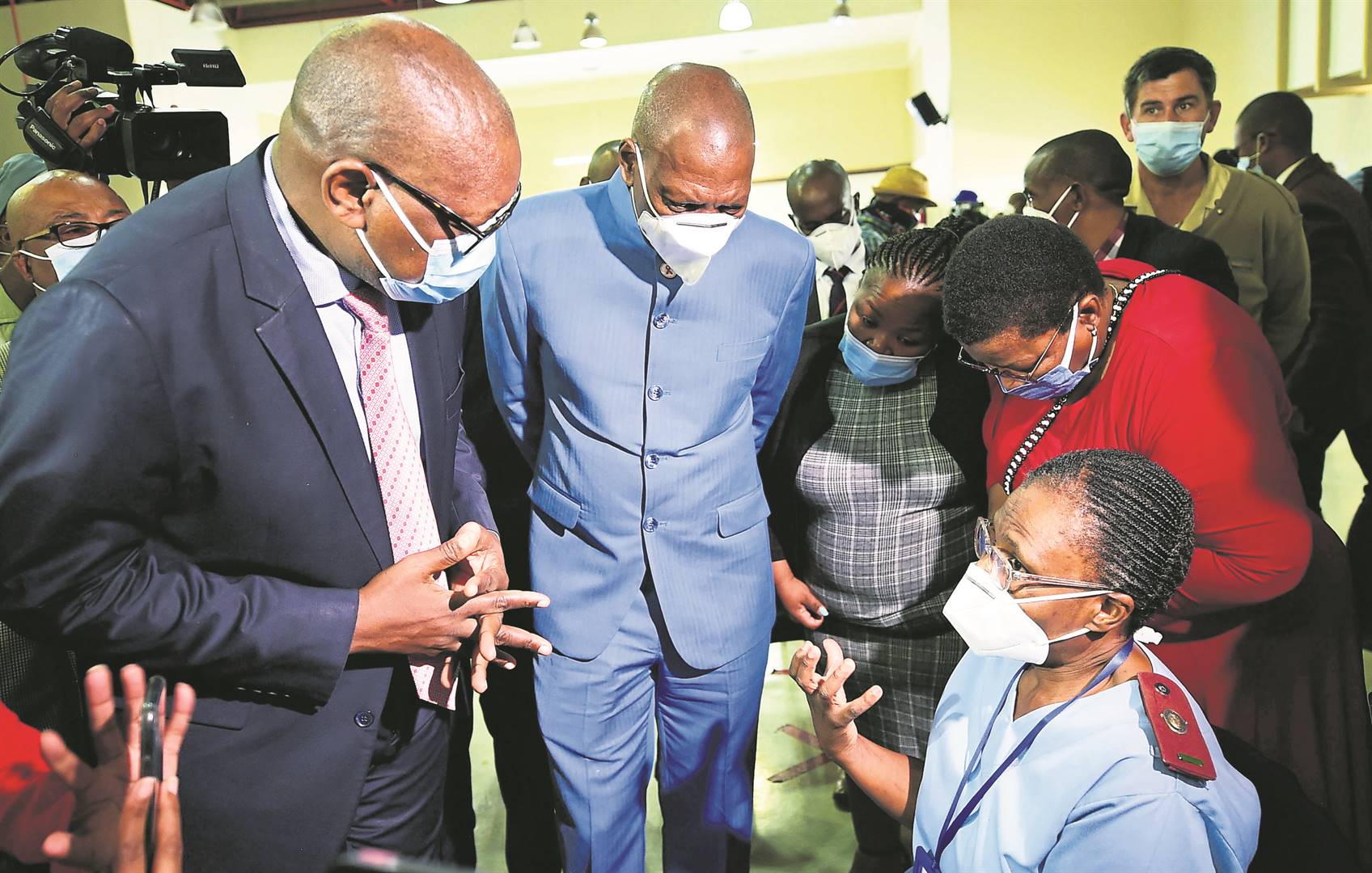 From left: Gauteng Premier David Makhura, Minister of Health Dr Zweli Mkhize and Health MEC Dr Nomathemba Mokgethi visited and inspected various vaccination sites to check their readiness on Thursday.Photo by Trevor Kunene