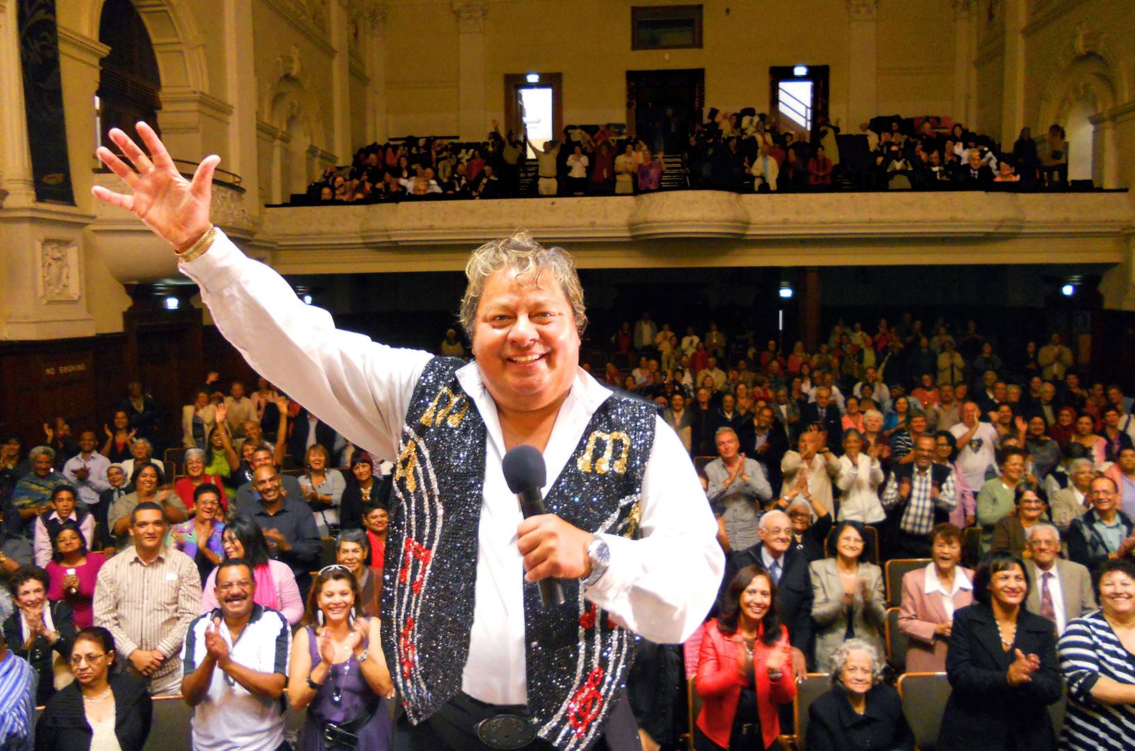 Alvon Collison op sy 70ste verjaardagviering in 2011 in die Kaapse stadsaal. 