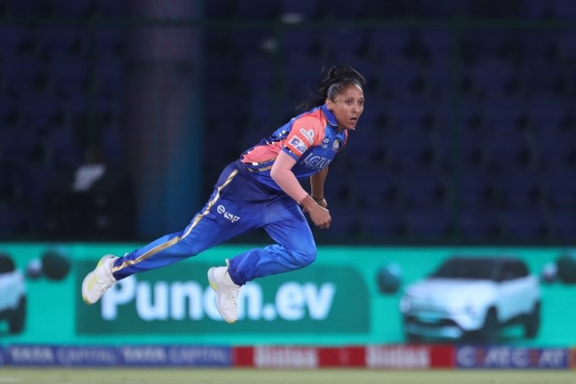 Shabnim Ismail of Mumbai Indians delivers a ball during the WIPL match against the Delhi Capitals at Arun Jaitley Stadium in Delhi. (Pankaj Nangia/Getty Images)