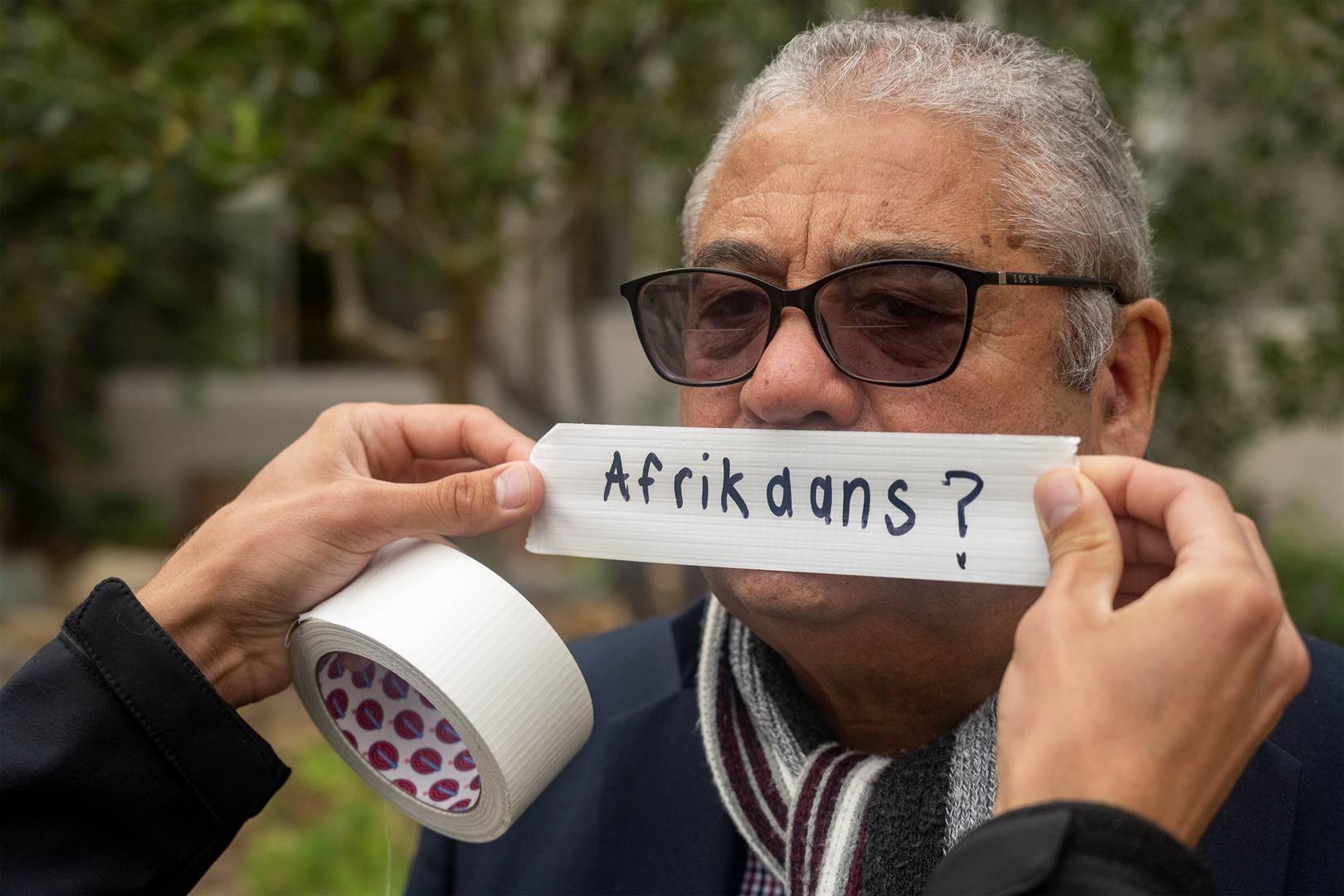 Danie van Wyk, voorsitter van die DAK Netwerk, tydens ’n betoging oor Afrikaans by die Universiteit Stellenbosch.   Foto: Jaco Marais