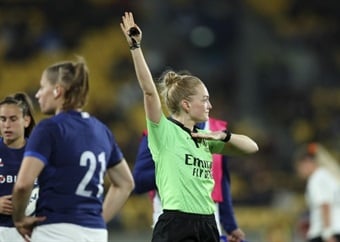 Hollie Davidson of Scotland set to become first woman to referee a Springbok Test