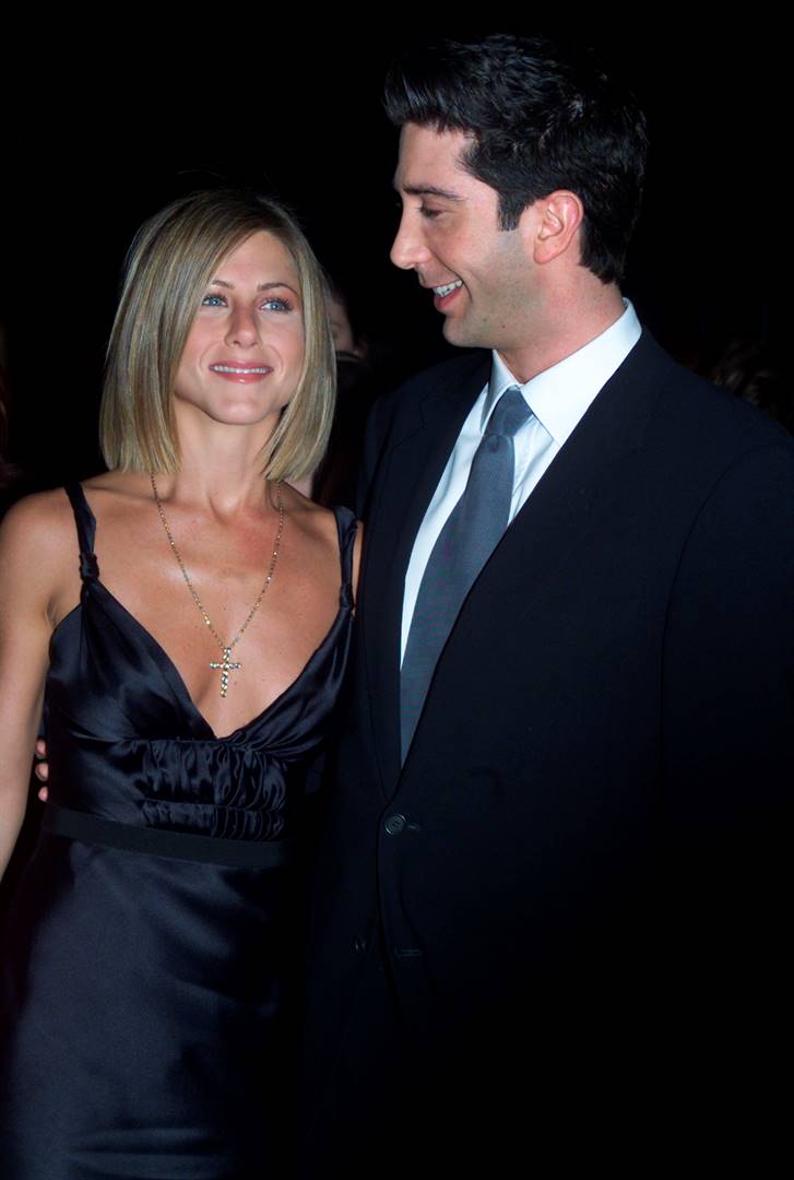 Dit het Donderdag aan die lig gekom dat Jennifer Aniston en David Schwimmer heimlik op mekaar verlief was. Hier is die tweetjies saam op die rooi tapyt in 2001. Foto: Reuters