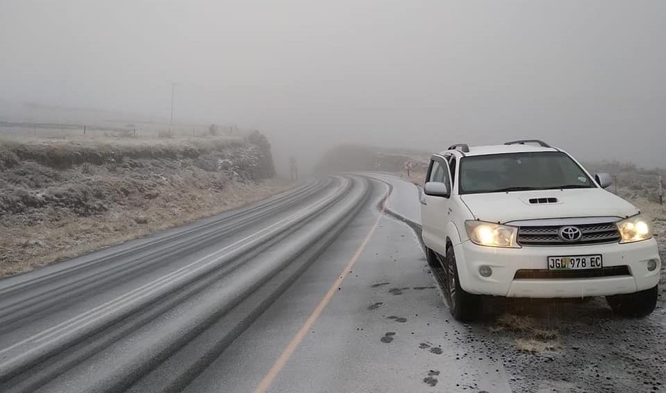 Slight snowfall has fallen in some parts of the Eastern Cape and motorists are warned to drive with extra caution. 