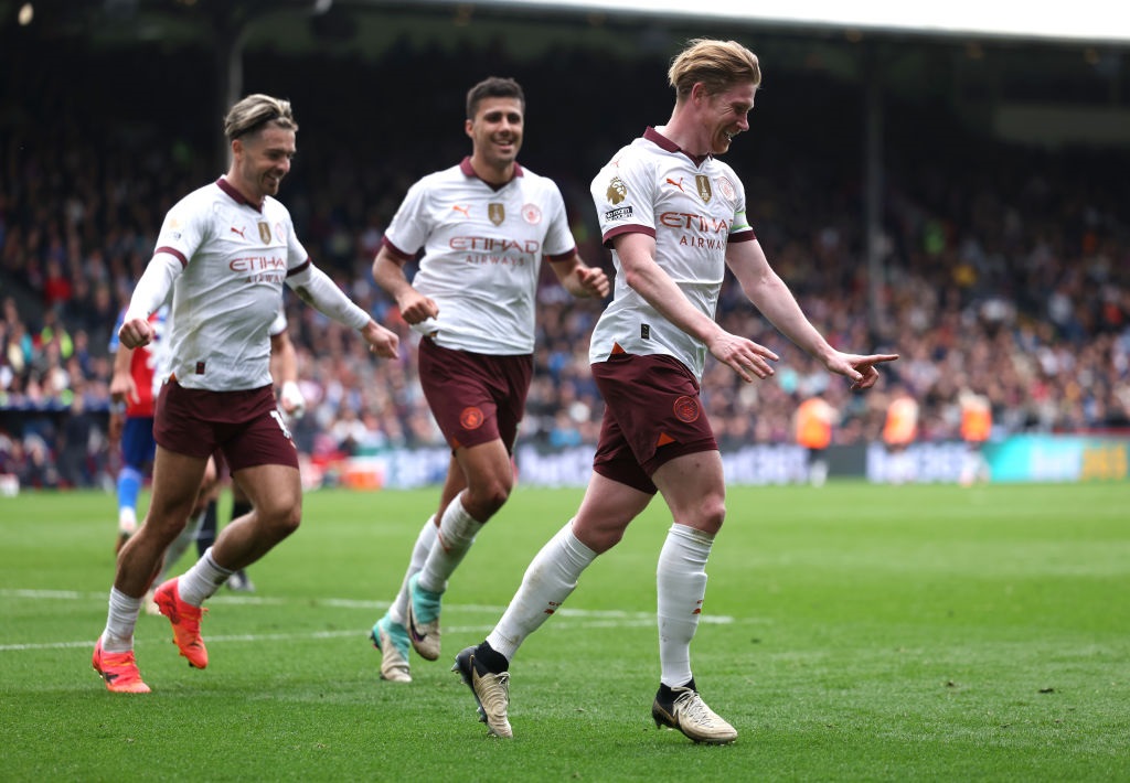 LONDON, ENGLAND - APRIL 06: Kevin De Bruyne of Manchester City celebrates scoring his teams fourth goal during the Premier League match between Crystal Palace and Manchester City at Selhurst Park on April 06, 2024 in London, England. (Photo by Eddie Keogh/Getty Images) (Photo by Eddie Keogh/Getty Images)