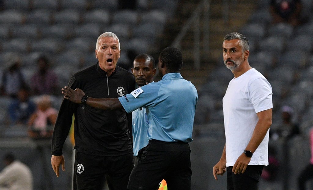 Things got heated between Jose Riveiro and Ernst Middendorp during Orlando Pirates & Cape Town Spurs' draw... how did things escalate?