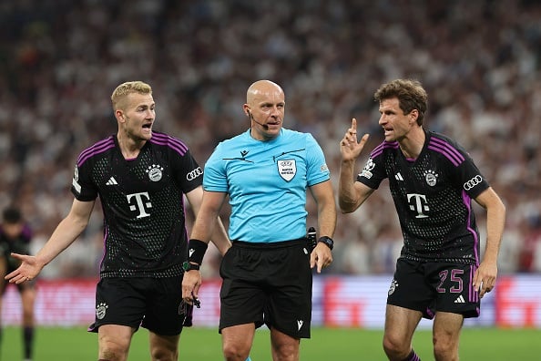 Bayern Munich defender Matthijs de Ligt labelled the referee's decision to blow his whistle before the Bavarians had scored during the side's UEFA Champions League defeat to Real Madrid as "a shame".